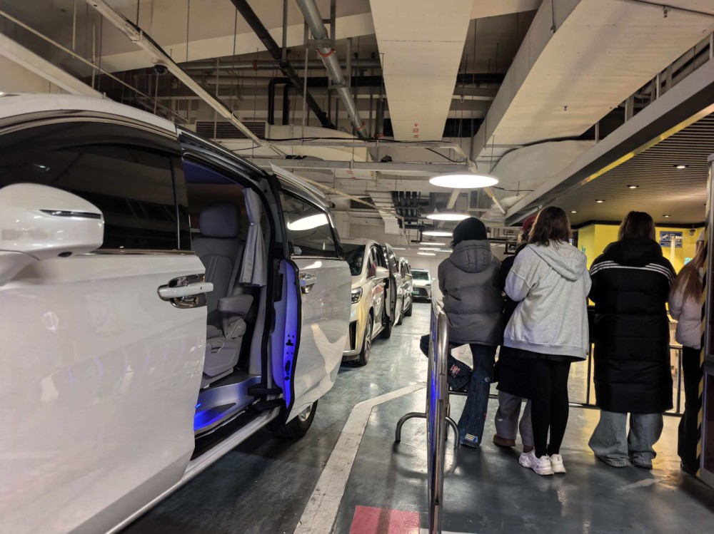 天脉租车“定制化服务+专属调度”——从咨询到还车，全程有人管